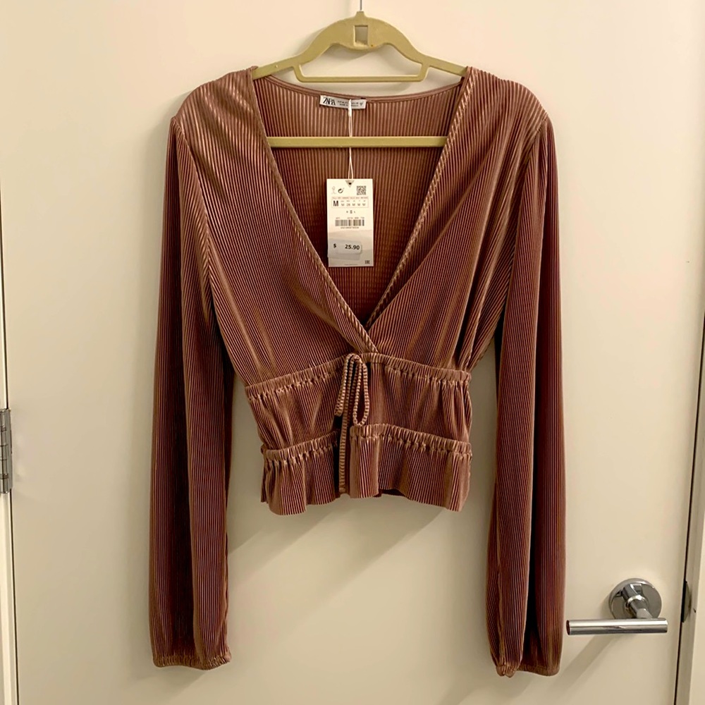 Medium Zara long sleeve! Perfect for fall